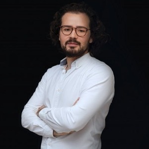 dr Patryk Pszczółkowski